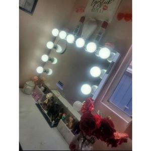 Impression Hollywood Vanity Bluetooth Mirror